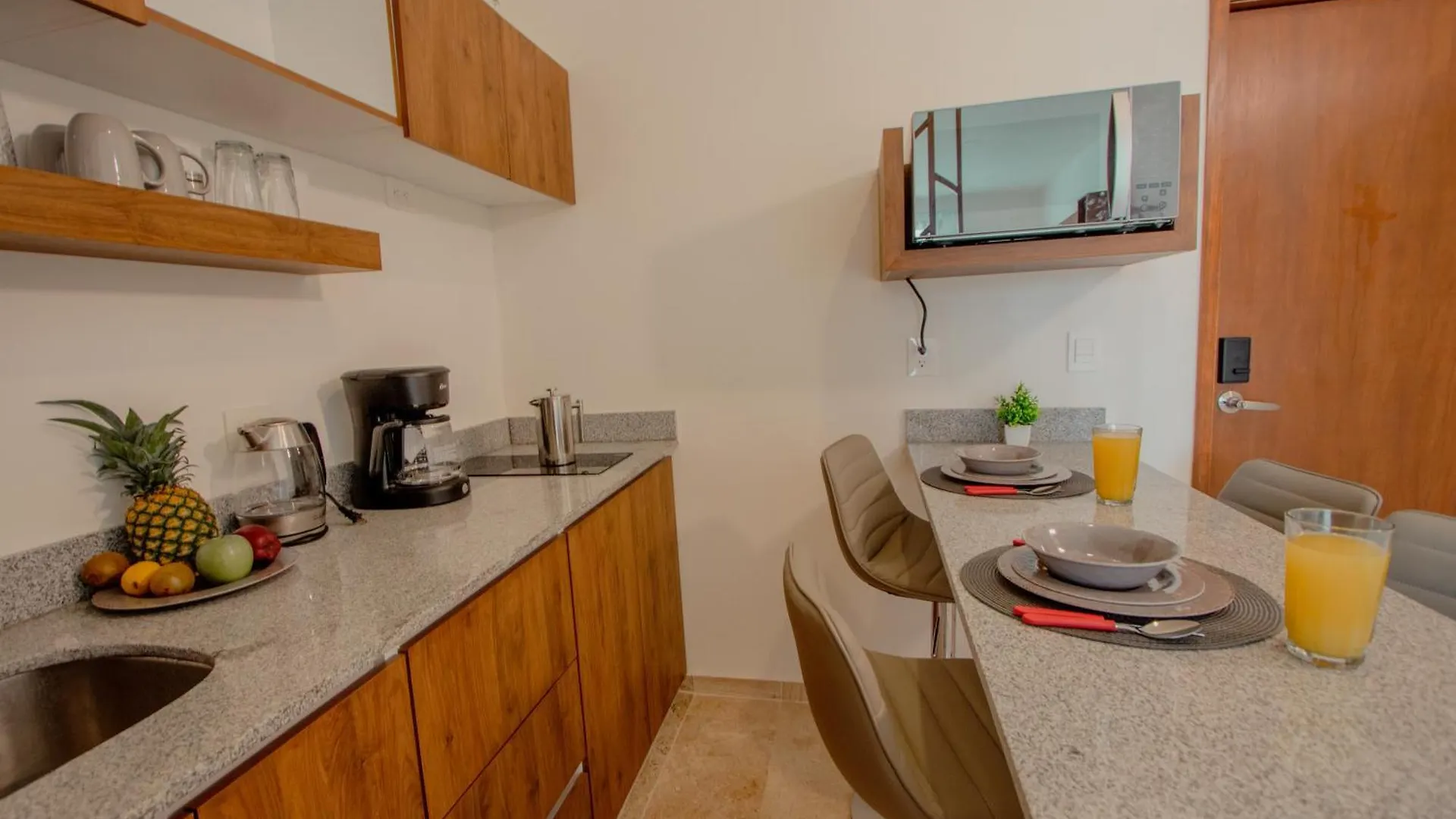 Condos With Ocean View Pool In Av 10 & 60 Street Playa del Carmen