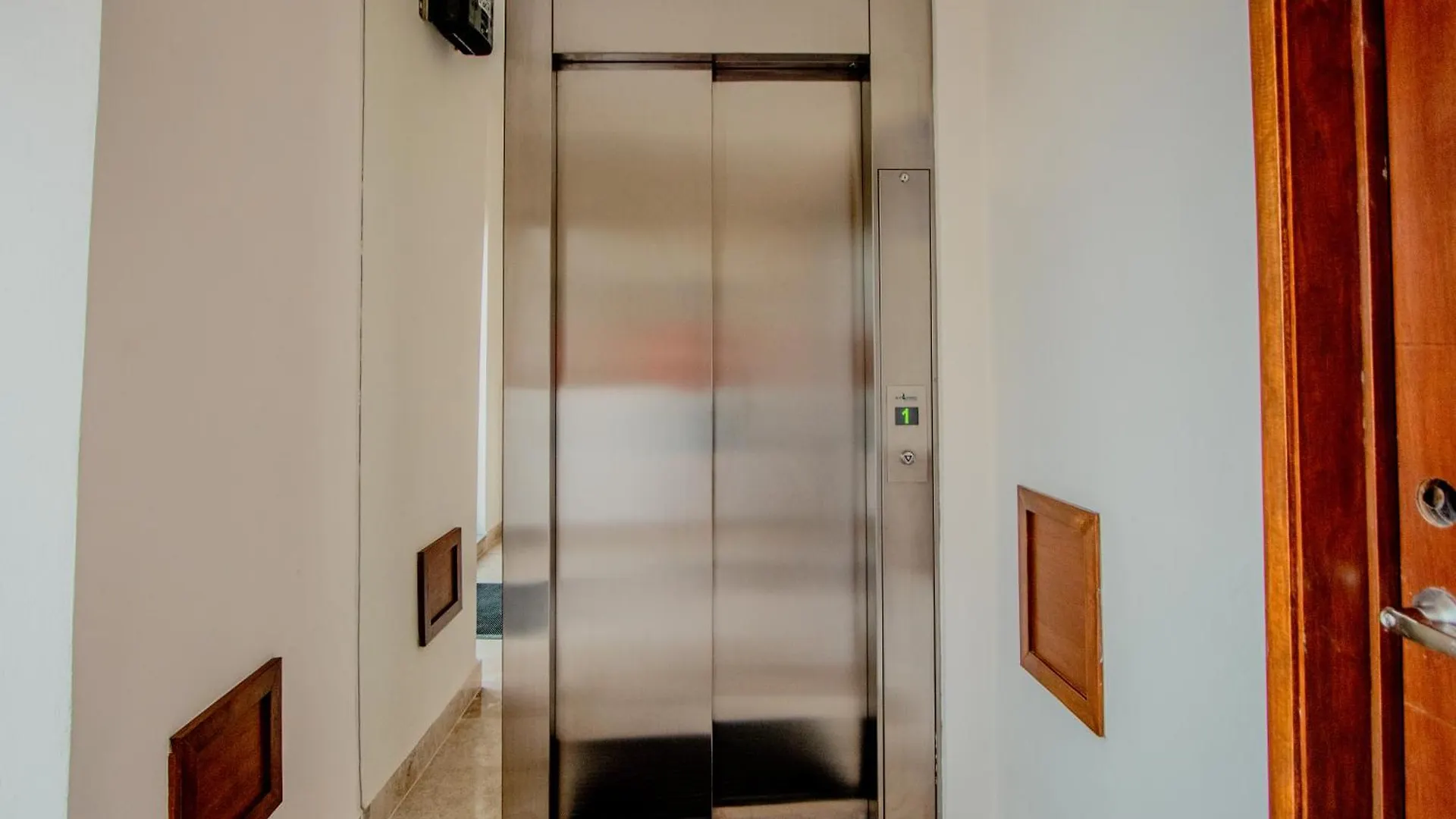 Apartment Condos With Ocean View Pool In Av 10 & 60 Street Playa del Carmen