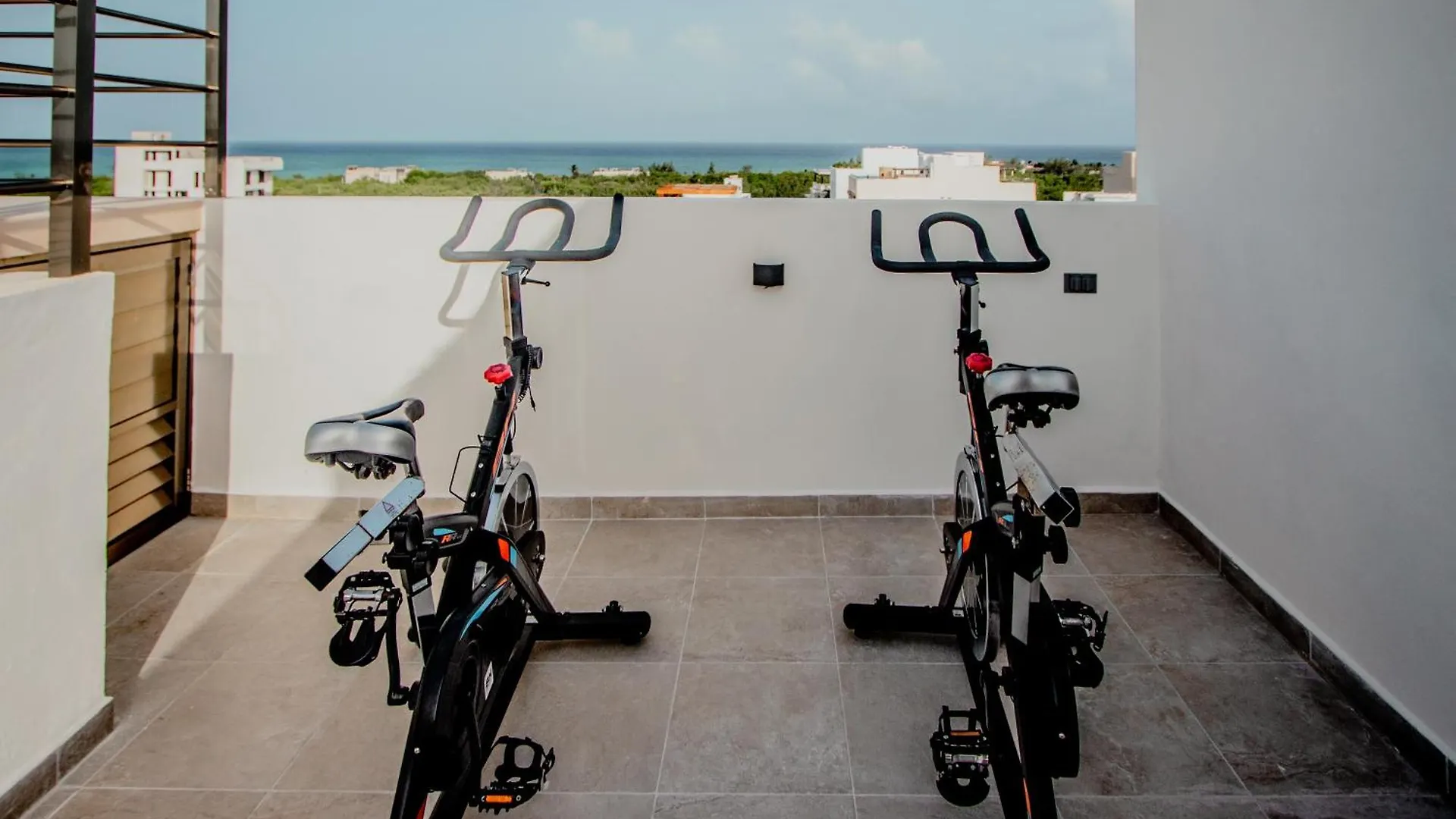 Apartment Condos With Ocean View Pool In Av 10 & 60 Street Playa del Carmen