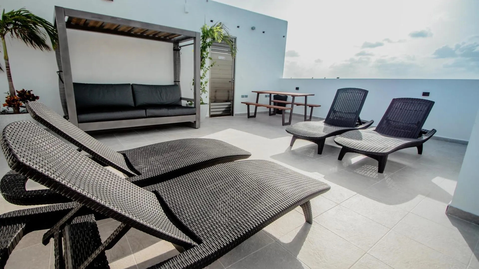 Apartment Condos With Ocean View Pool In Av 10 & 60 Street Playa del Carmen