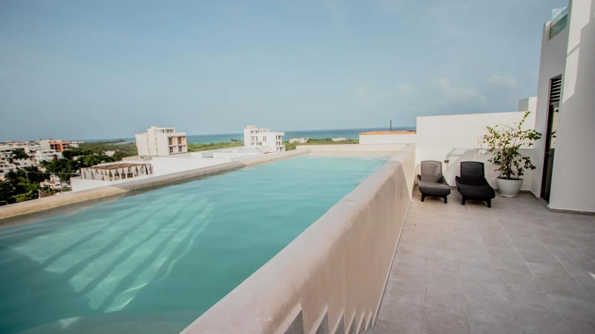 Apartment Condos With Ocean View Pool In Av 10 & 60 Street Playa del Carmen Mexico